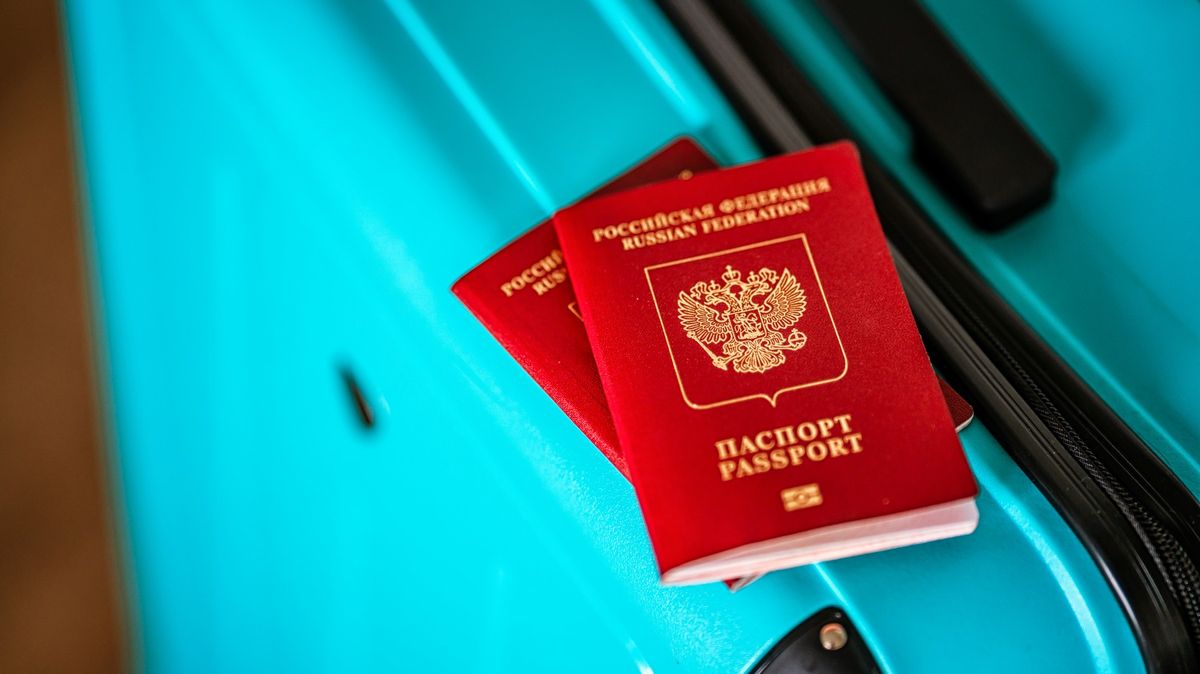 Kompromis: EU vydávání víz Rusům nestopne, ale zkomplikuje